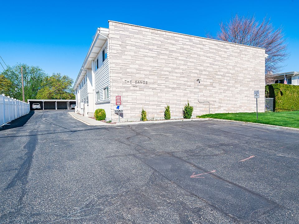 1st image of 1305 Goethals Dr APT B