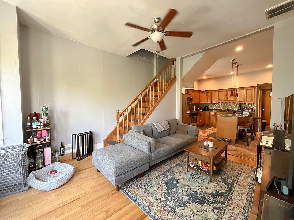 1st image of 2541 W Cortland St Unit 3