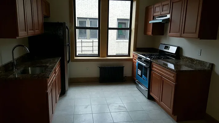 Rented by Evergreen Apartments BK | media 8