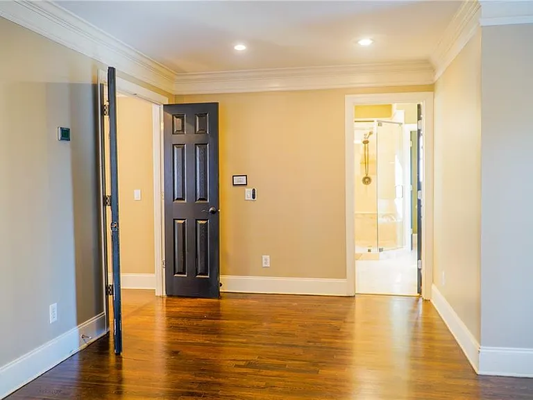 1127 Ashton Bluff Dr — Photo 21