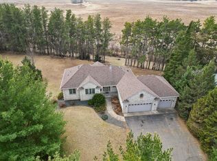 25292 Grand Prix Ct, Wyoming, MN 55092