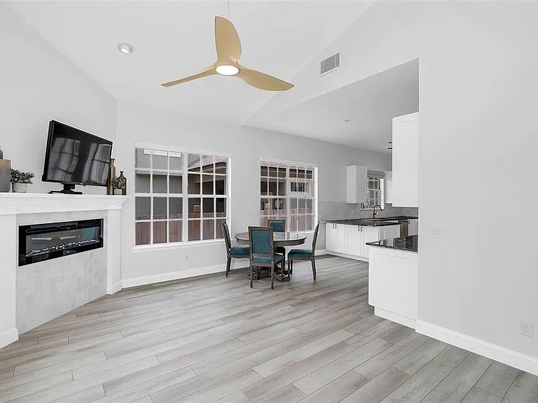 1006 Nottingham St — Photo 16