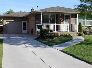 18 Sandy Ln, Buffalo, NY 14227