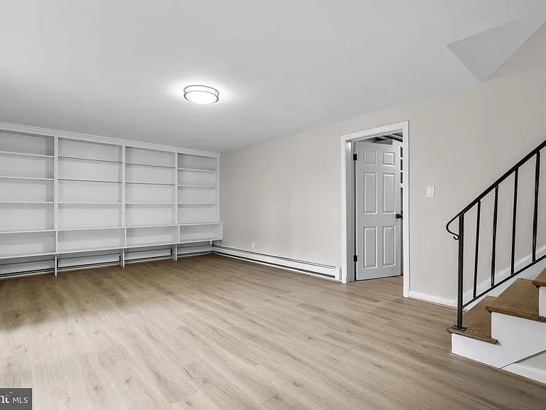10242 Stratford Ave — Photo 13