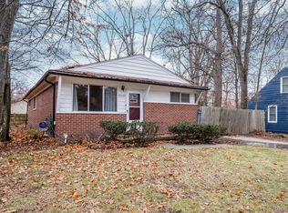 21127 Indian St, Southfield, MI 48033