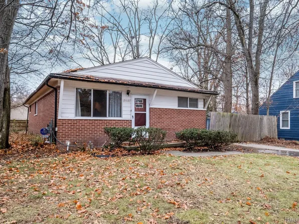 21127 Indian St, Southfield, MI 48033