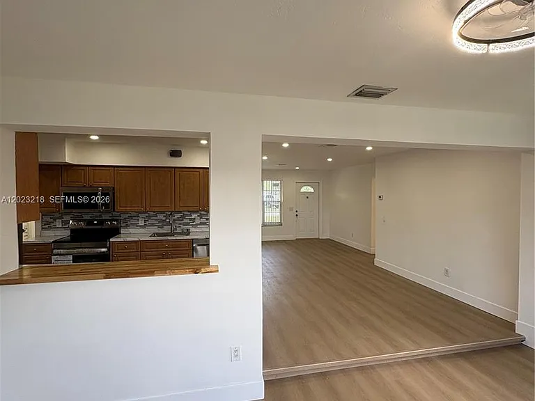7150 SW 10th St — Photo 5