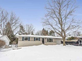 1433 Katers Dr, Green Bay, WI 54304