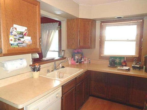 4th image of 3508 Willow Cir #7