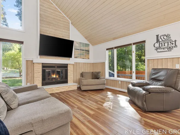 2245 Perry St, Holland, MI 49424