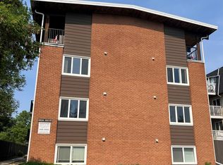 Gateway Manor, Edmonton, AB T6E 4B5