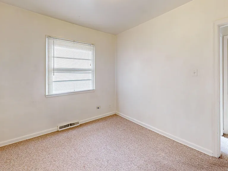2525 S Clayton St — Photo 18