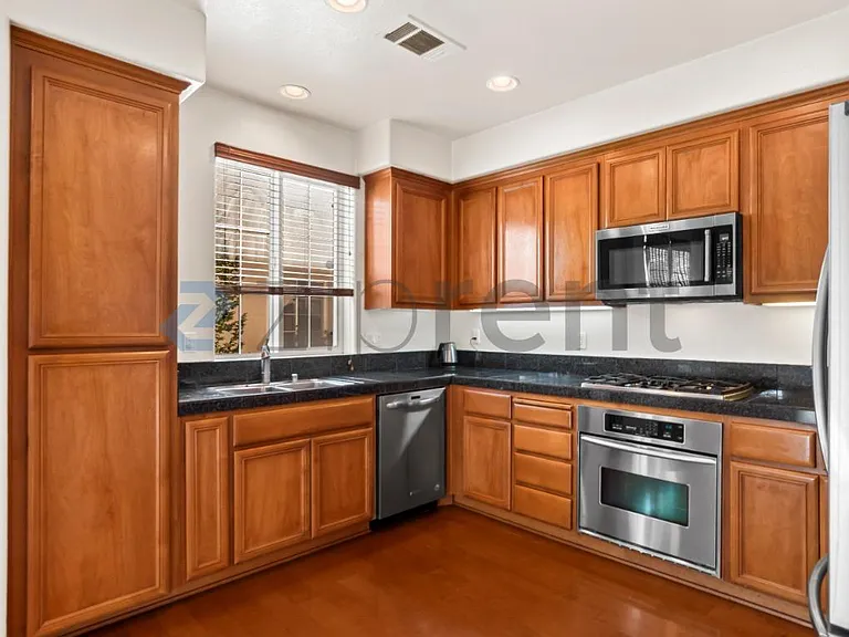 4541 Laird Cir — Photo 18