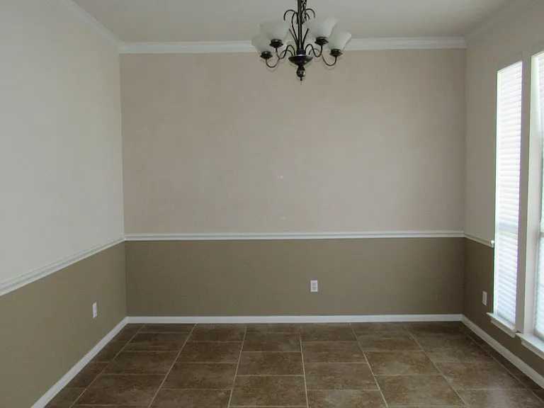 2033 Creole Dr — Photo 3