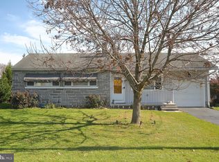 33 Linden St, Leola, PA 17540