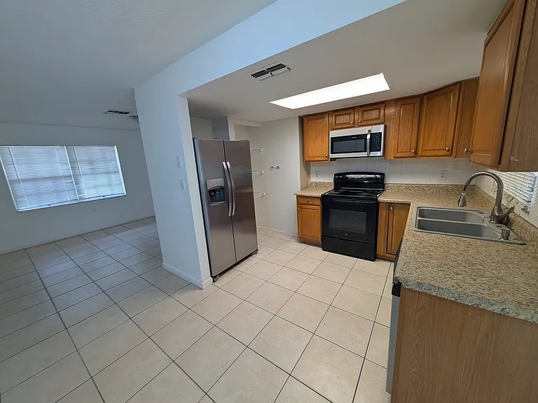 8402 Corney Dr — Photo 15