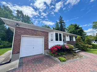 663 Woodbury Rd, Syosset, NY 11791