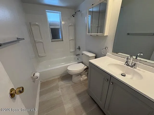 647 School St — Photo 7
