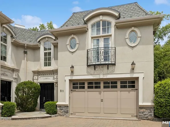 511 Bellaire Dr, Demarest, NJ 07627