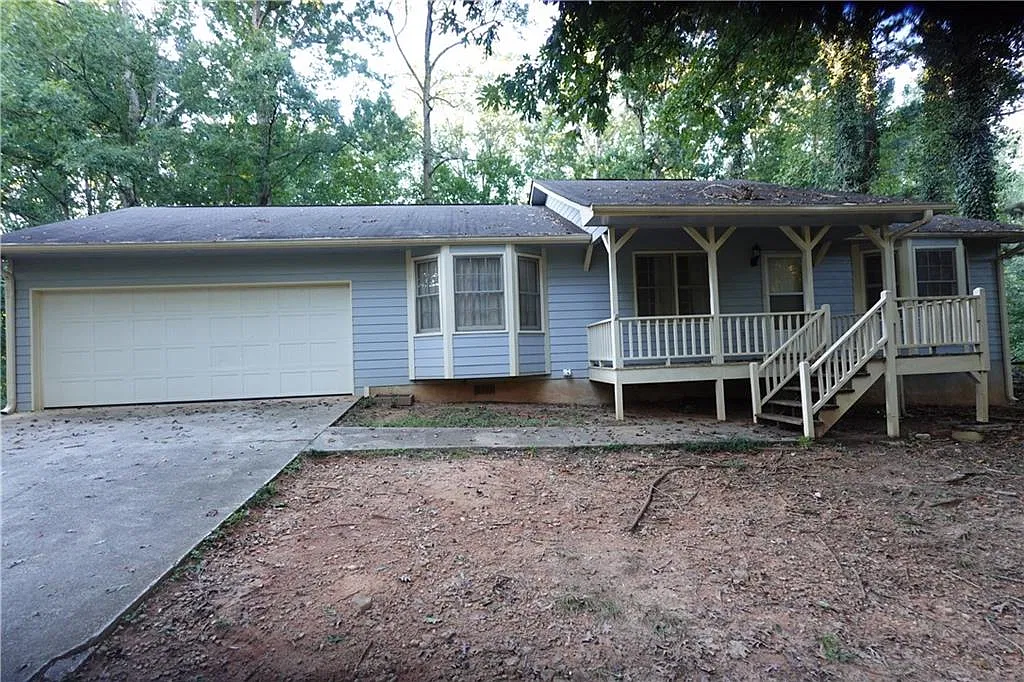 3 bed, 2.0 bath, 1392 sqft, $2,000 — Photo 1