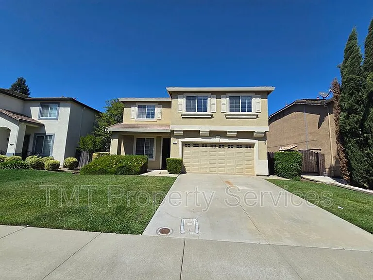 1717 Providence Way — Photo 3