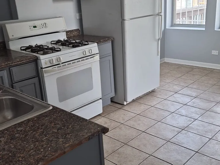 1515 S Millard Ave — Photo 1