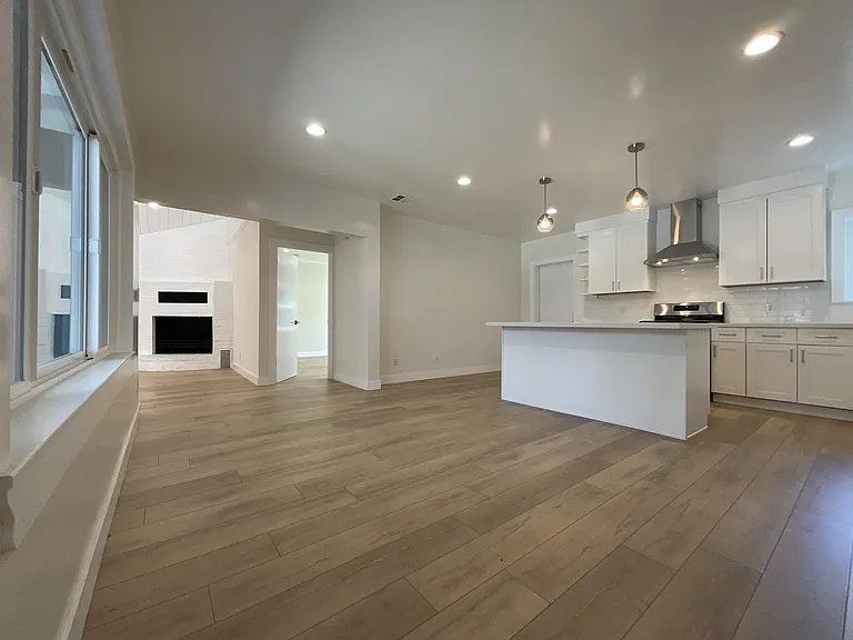 1515 Hess Rd #6 — Photo 8
