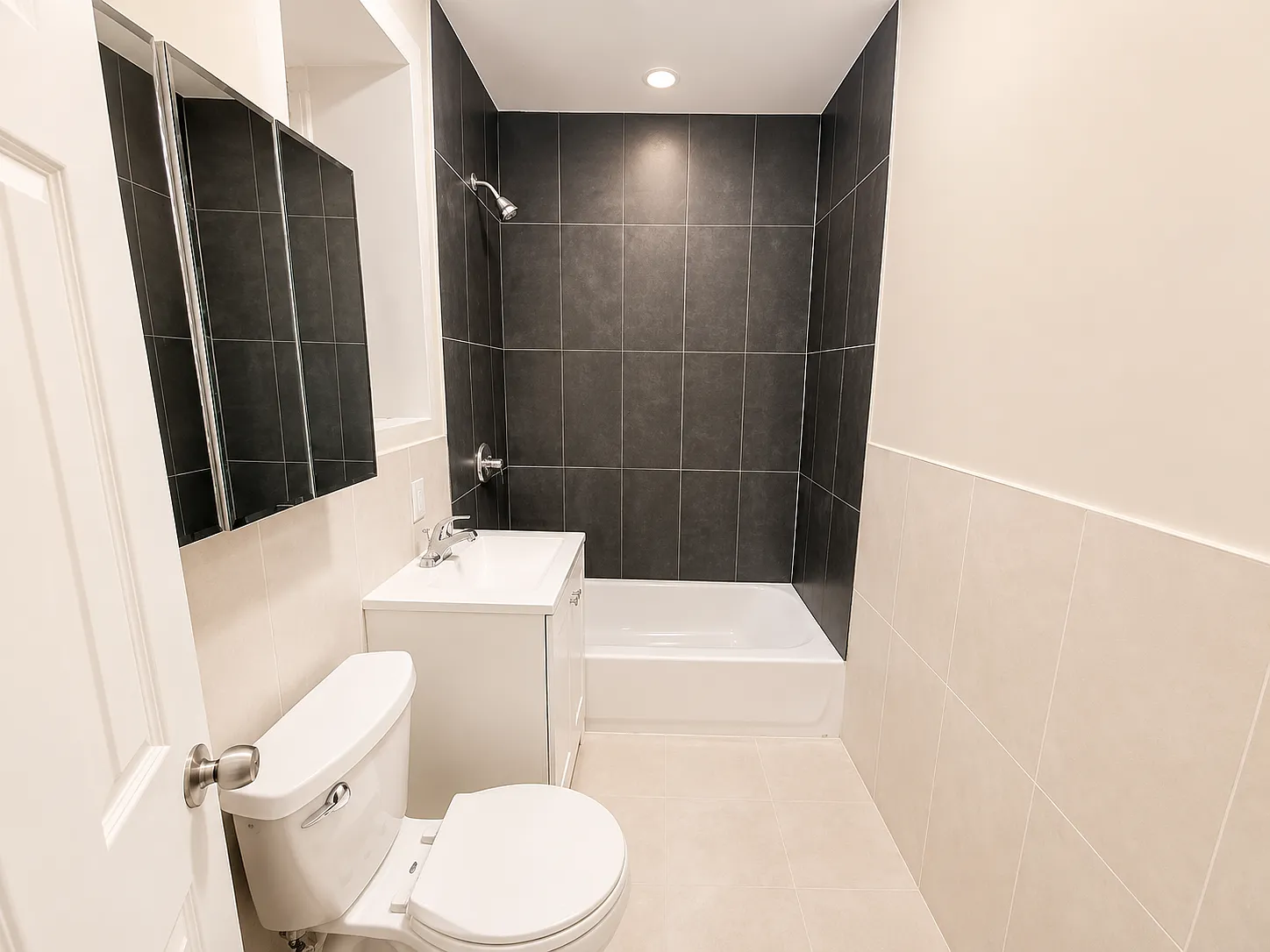 2 bed, 650 sqft, $1,750 — Photo 2