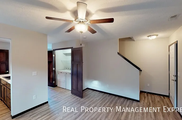9422 W Gert St — Photo 5