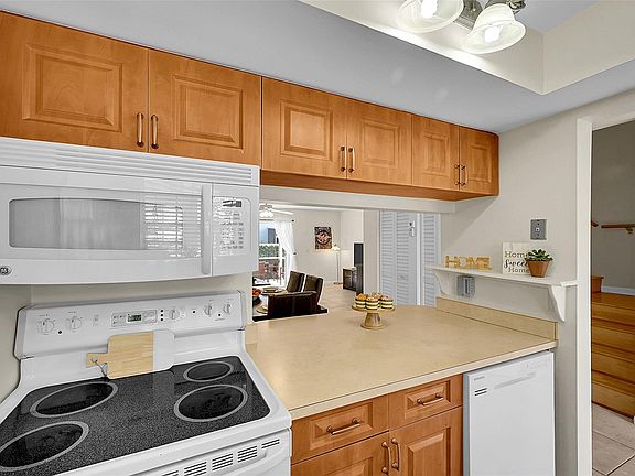 5th image of 209 Waterside Drive #209