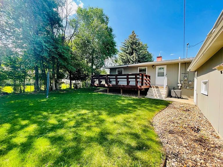 3929 Lakeview Dr — Photo 26