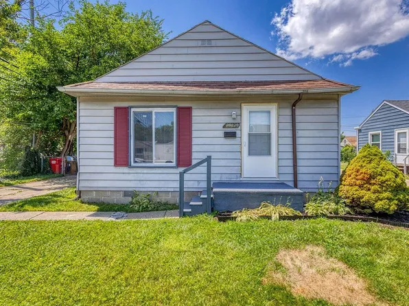 25539 Packard St, Roseville, MI 48066