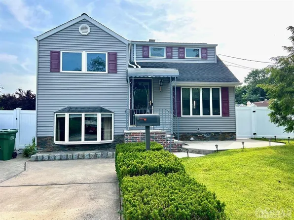 35 Gardner Pl, Parlin, NJ 08859