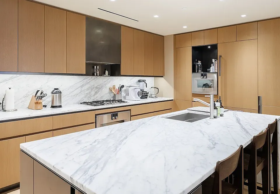 555 W 22nd St #3AE