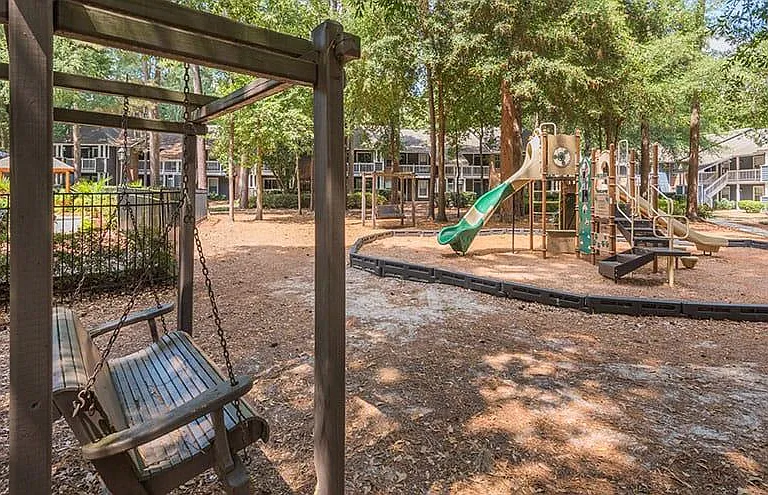 Colony at South Park — Photo 8