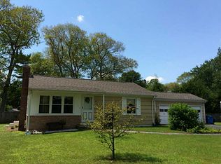 4 Austin Dr, Cumberland, RI 02864