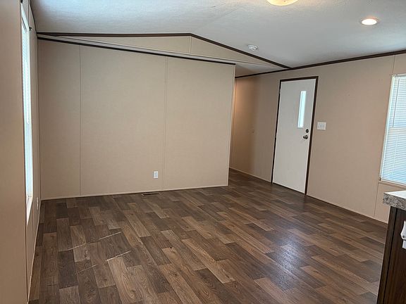 2nd image of 1677 Edgefield Rd #7