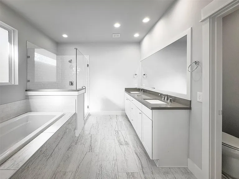 1602 Westside Gardens Ln — Photo 13