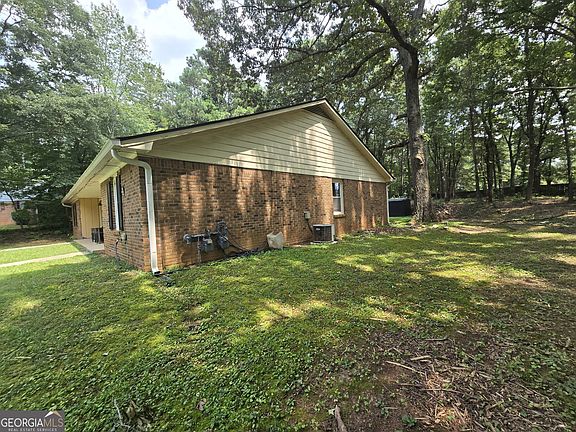 4th image of 280 Rock Island Ln