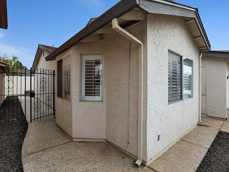 4746 Eagle Lake Dr — Photo 30