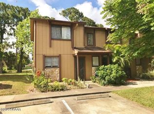 122 E Baywood Sq, Daytona Beach, FL 32119