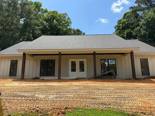 8047 Pinewood Dr, Meridian, MS 39305