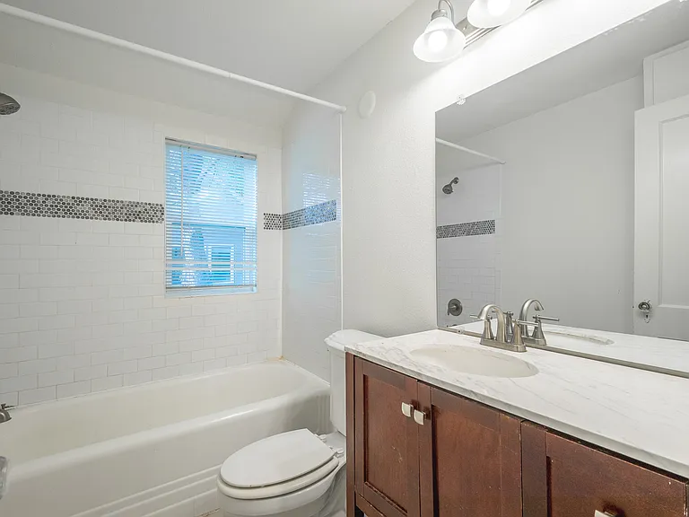 6201 Llano Ave — Photo 7