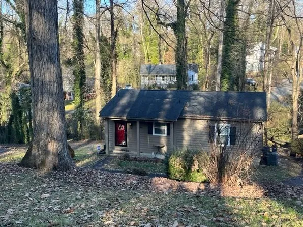 220 Davis Dr, Morganton, NC 28655