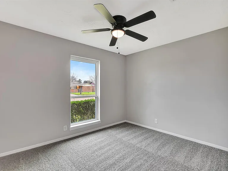 704 Teabury Ave — Photo 29