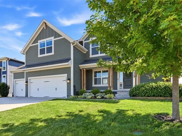 3008 SW Arboridge Dr, Lees Summit, MO 64082