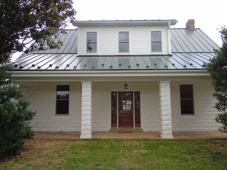 Spacious Craftsman in Western Albemarle