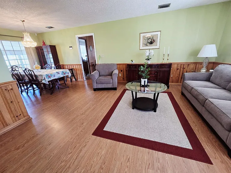 102 S Claire Dr — Photo 13