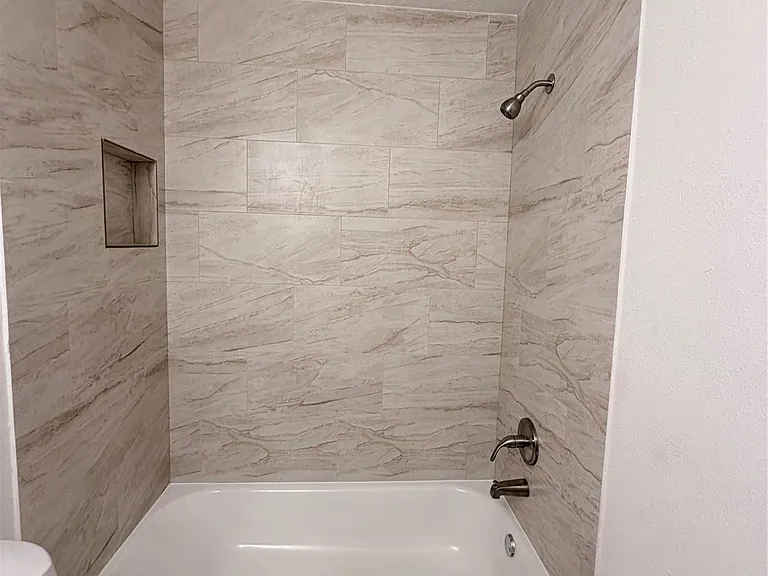 5011 Brisbane Dr — Photo 17
