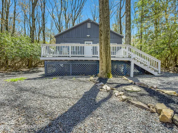 29 Lakeview Dr, Lake Harmony, PA 18624